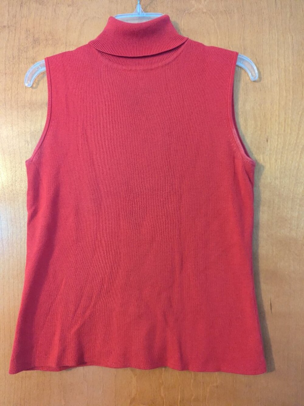 Designers Originals Vintage Sleeveless Knit Turtleneck Top | Red | Size Medium